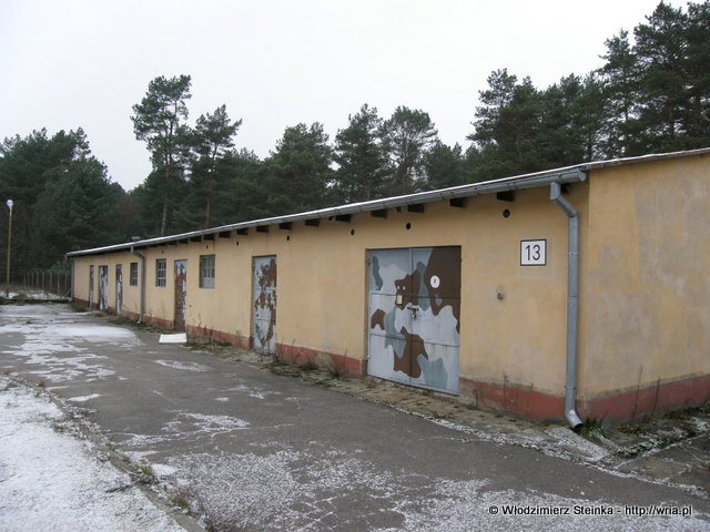 Budynek gospodarczy (ąwiniarnia, warsztaty, stolarnia). Budynek gospodarczy (ąwiniarnia, warsztaty, stolarnia).