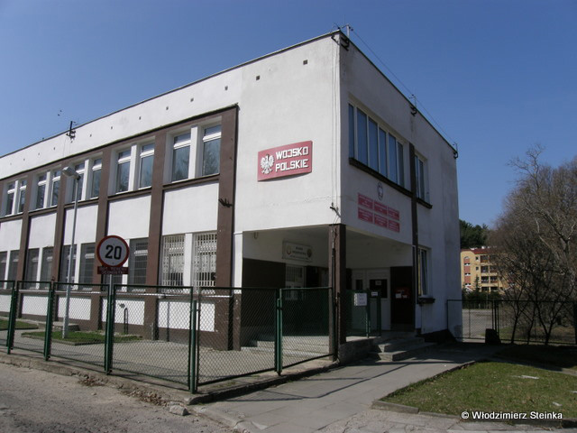 Biuro przepustek w rejonie sztabu 4. BR OP. Biuro przepustek w rejonie sztabu 4. BR OP.