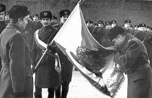 Rok 1985. Rok 1985.