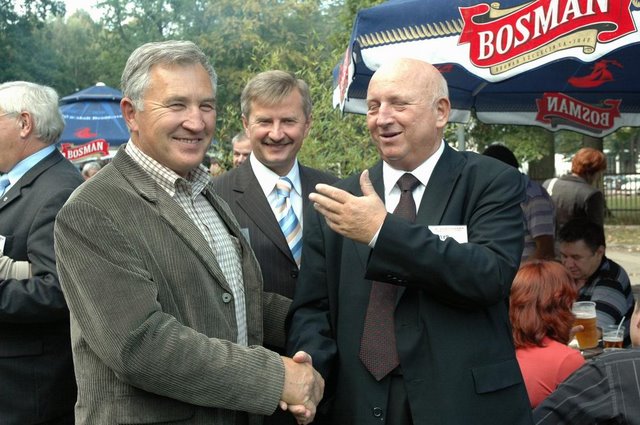 płk rez. Edward Kornicki i były premier Józef Oleksy.