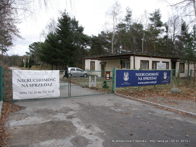 Brama do byłego 22. dr OP m. Hel, po rozformowaniu obiekty MW i obecnie AMW. Brama do byłego 22. dr OP m. Hel, po rozformowaniu obiekty MW i obecnie AMW.