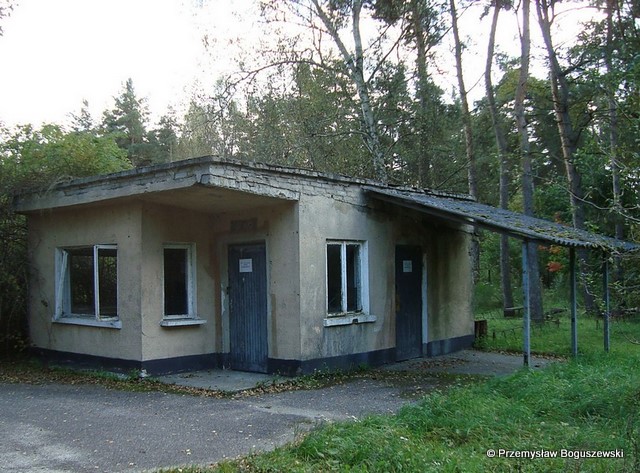Budynek PKT w byłym 8. dr OP m. Lesznowola. Budynek PKT w byłym 8. dr OP m. Lesznowola.