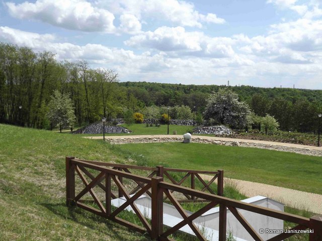 Widok na stanowisko wyrzutni nr 2. Widok na stanowisko wyrzutni nr 2.