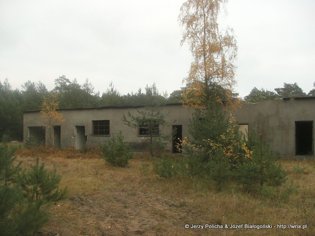 Magazyn ZCzZ w byłym 64. dr OP m. Hel-Bór - 2005 rok. Magazyn ZCzZ w byłym 64. dr OP m. Hel-Bór - 2005 rok.
