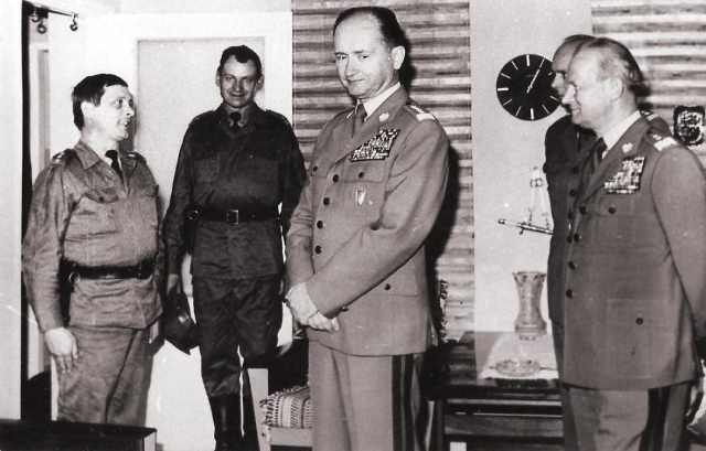 Minister Obrony Narodowej gen. Wojciech Jaruzelski z wizytą w 65 doar - 1980 r.
