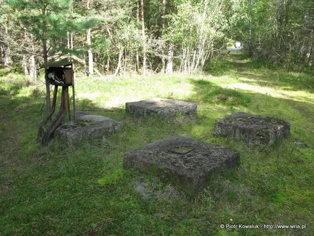 Fundamenty wieży wartowniczej 45. dr OP m. Smołdzino. Fundamenty wieży wartowniczej 45. dr OP m. Smołdzino.