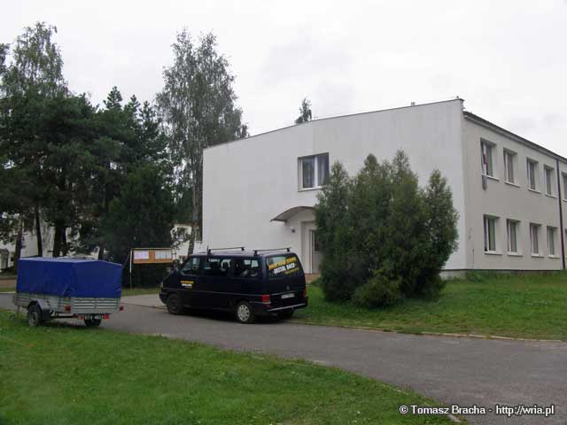 Byłe obiekty sztabowo-koszarowe 23. dr OP m. Sobieszewo. Foto: Tomasz Bracha. Byłe obiekty sztabowo-koszarowe 23. dr OP m. Sobieszewo.