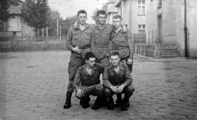 15 września 1986 r - w Oświęcimiu w trakcie unitarki. W środku szer. Andrzej Bruzdzinski.