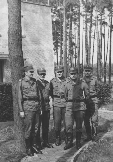 Dowództwo dywizjonu, rok 1980 Dowództwo dywizjonu, rok 1980.