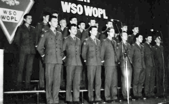 Występ chóru WSO WOPL ? 1983 rok.
