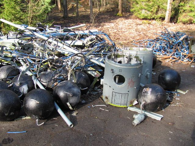 Zbiorniki sprężonego powietrza rakiet W-759. Zbiorniki sprężonego powietrza rakiet W-759.