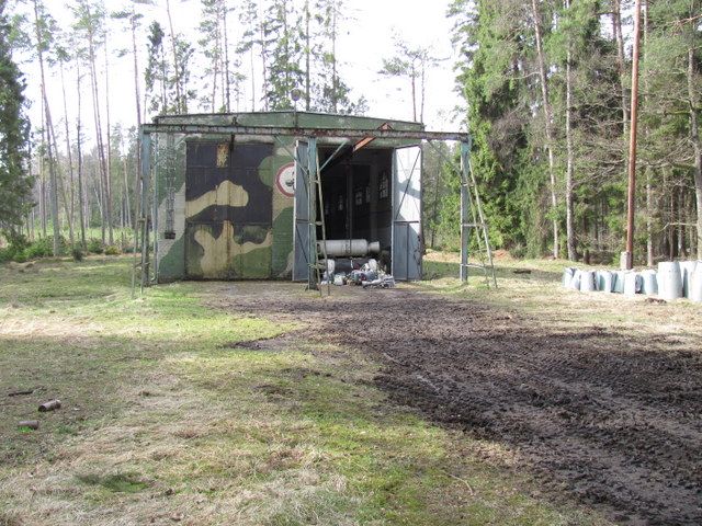 Magazyn silników startowych. Magazyn silników startowych.