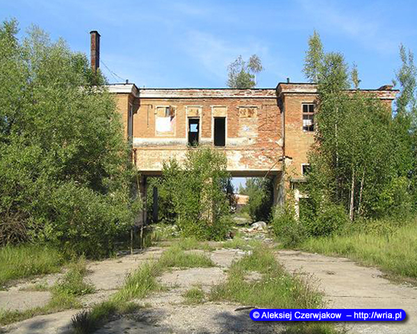 Stanowisko nr 4a (4b) do napełniania zbiornika rakiety paliwem TG-02 i napełniania zbiorników kulistych rakiety sprężonym powietrzem.