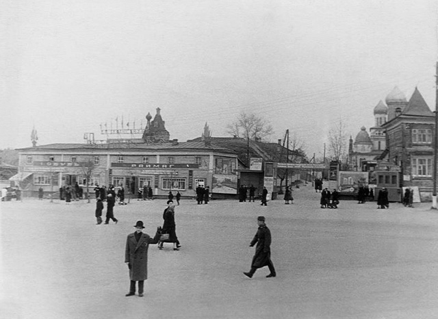 Rynek w m. Dmitrow.