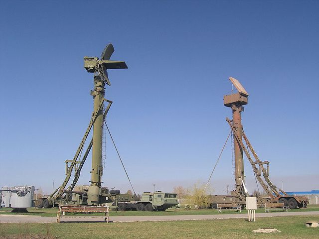 RLS MW 76N6 i RPN 30N6 PZR S-300PM. RLS MW 76N6 i RPN 30N6 PZR S-300PM.