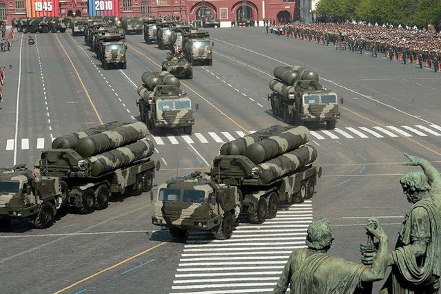 Wyrzutnia PZR S-400. Wyrzutnia PZR S-400.
