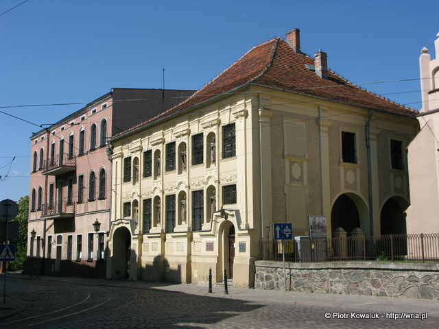 Tzw. Pałac Opatek. Tzw. Pałac Opatek.